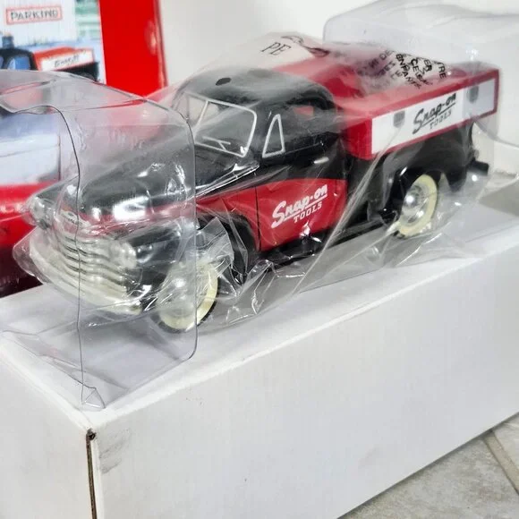 Snap-On Limited Edition Working Truck Box Set 1940 Ford 1952 Chevy Trucks - Picture 5 of 11